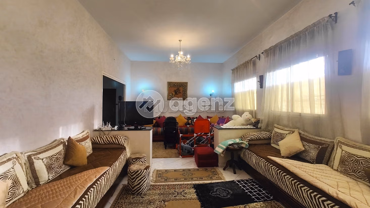 Bonito piso en venta en Alsace Lorraine. 2 bonitas habitaciones. Sin ascensor