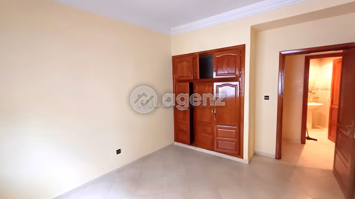 Kopen: appartementen in Hamria. 3 Kamers. Lift en parkeerplaats