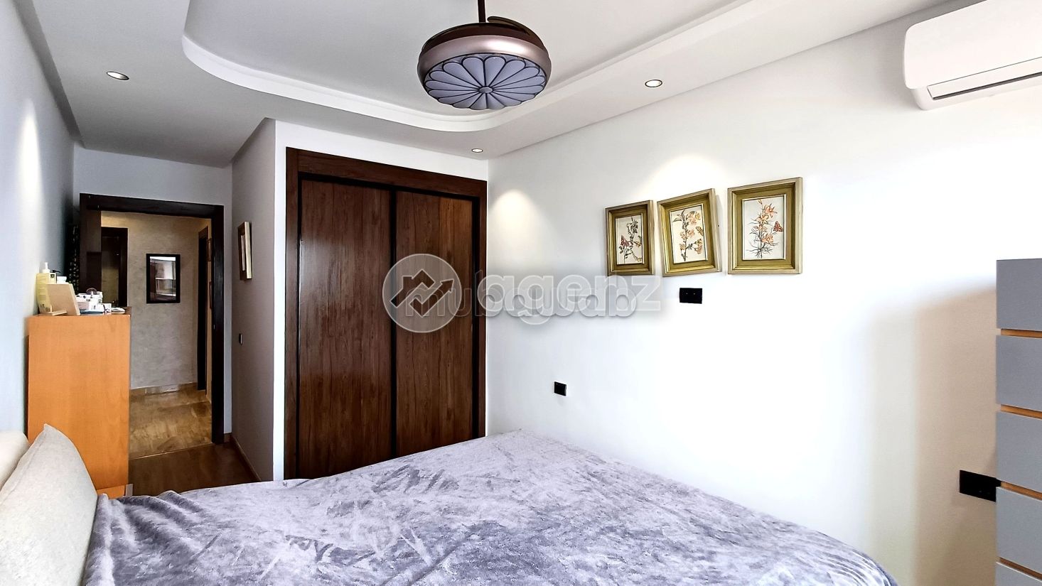 Piso en venta. 2 dormitorios. Terraza y ascensor