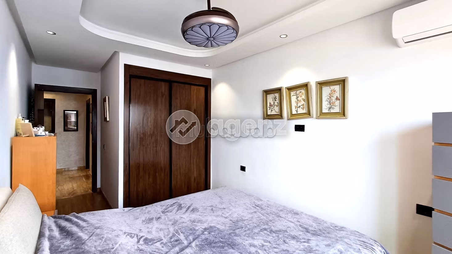 Piso en venta. 2 dormitorios. Terraza y ascensor