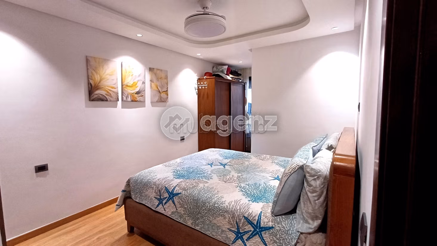 Piso en venta. 2 dormitorios. Terraza y ascensor
