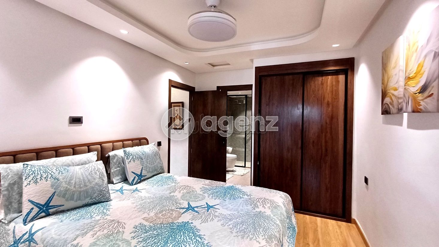 Piso en venta. 2 dormitorios. Terraza y ascensor