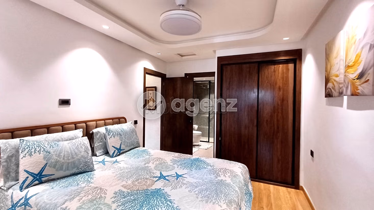 Piso en venta. 2 dormitorios. Terraza y ascensor