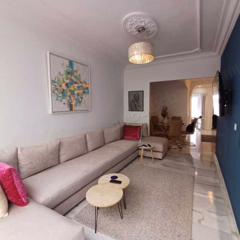 Sell apartment in Bourgogne Ouest. Large area 105 m². Ample storage space