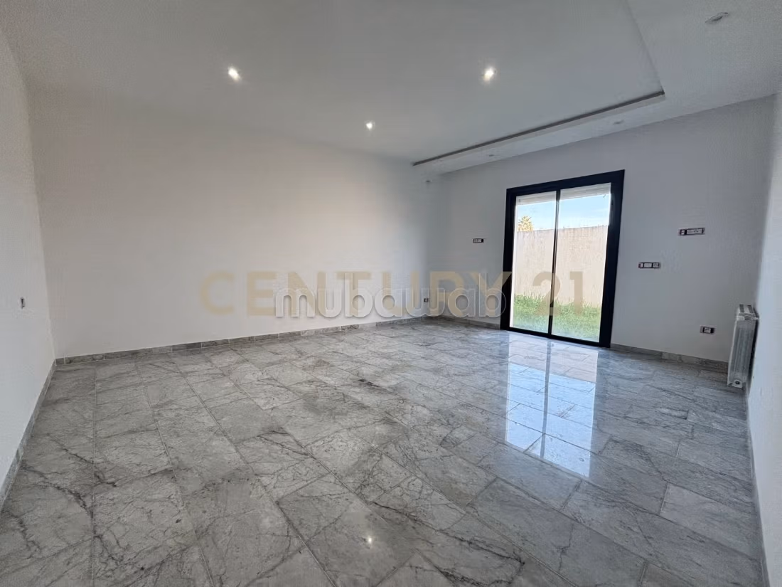 Luxury Villa for rent in La Soukra. Area of 230 m². Carpark and terrace