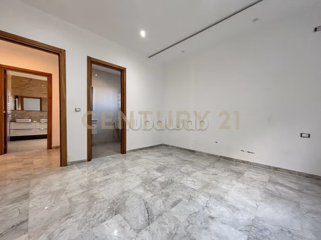 Luxury Villa for rent in La Soukra. Area of 230 m². Carpark and terrace
