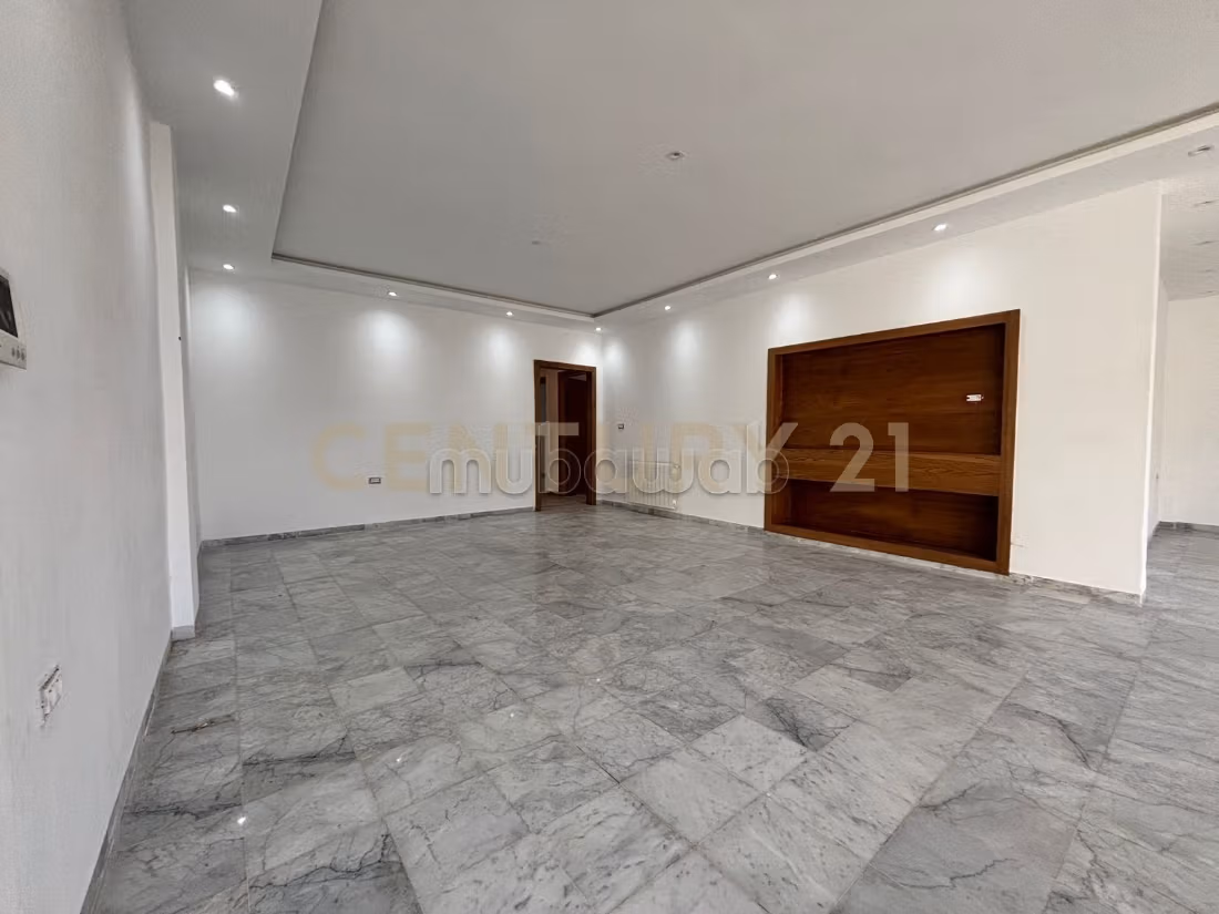 Luxury Villa for rent in La Soukra. Area of 230 m². Carpark and terrace