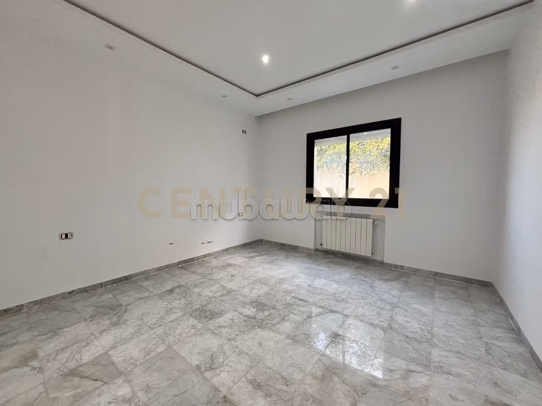 Luxury Villa for rent in La Soukra. Area of 230 m². Carpark and terrace