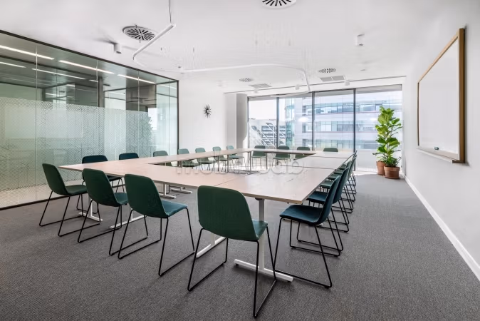 Ufficio disponibile in affitto a Bouskoura Ville. Superficie 45 m². Impianto di aria condizionata e servizio di conciergerie