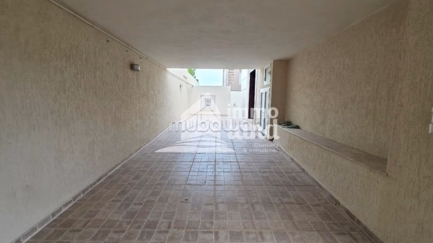 Une villa avec piscine aux jardins d’el menzah 2
