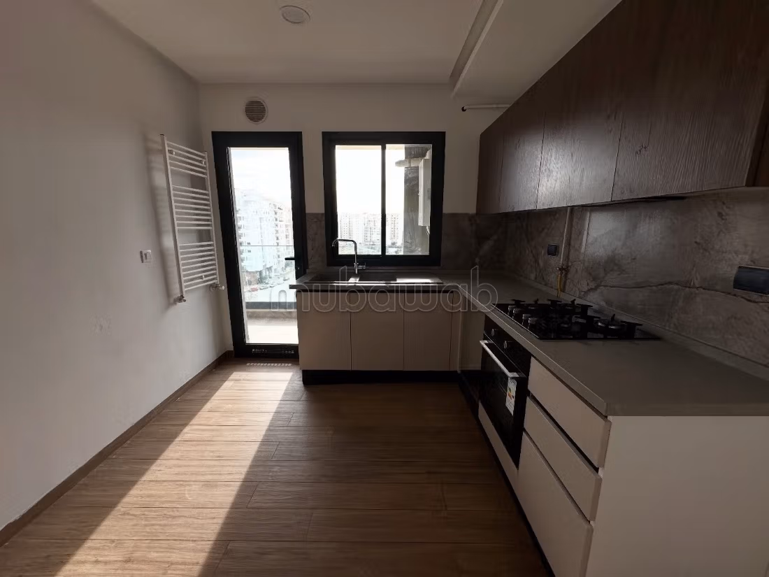 Bel appartement en location à Les Jardins de Carthage. 2 belles chambres. Places de stationnement et terrasse