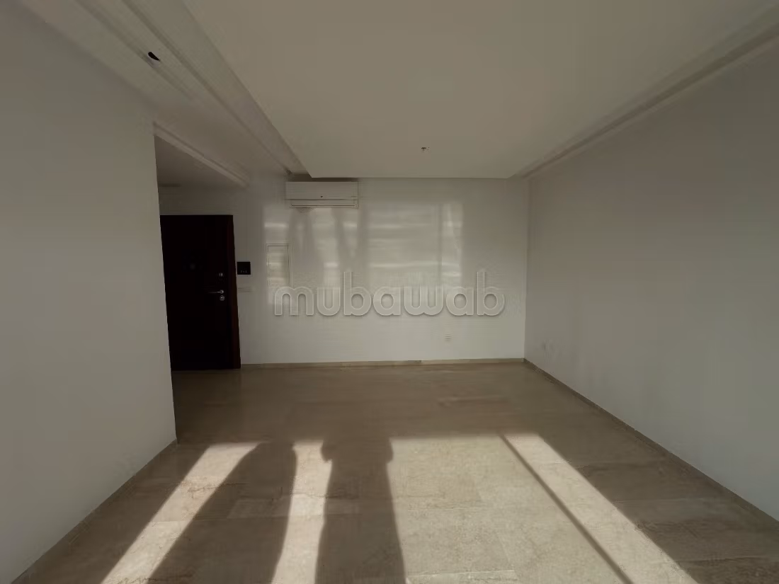 Bel appartement en location à Les Jardins de Carthage. 2 belles chambres. Places de stationnement et terrasse