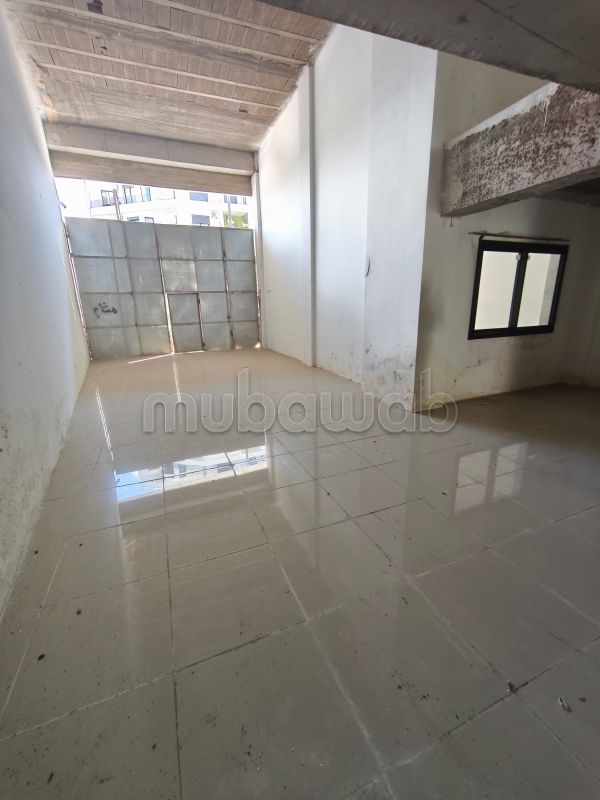 Offices & shops to rent in Les Hôpitaux. Total area 305 m²