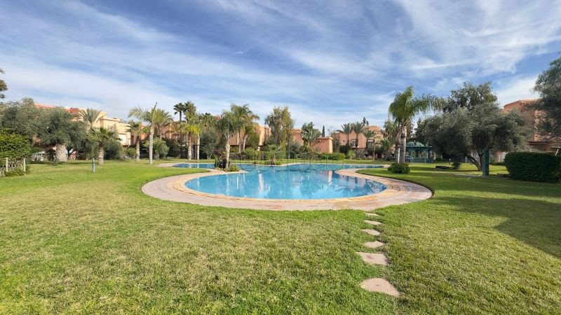 Vendita villa di lusso a Hay Targa. Superficie totale 335 m². Porta blindata e riscaldamento centralizzato