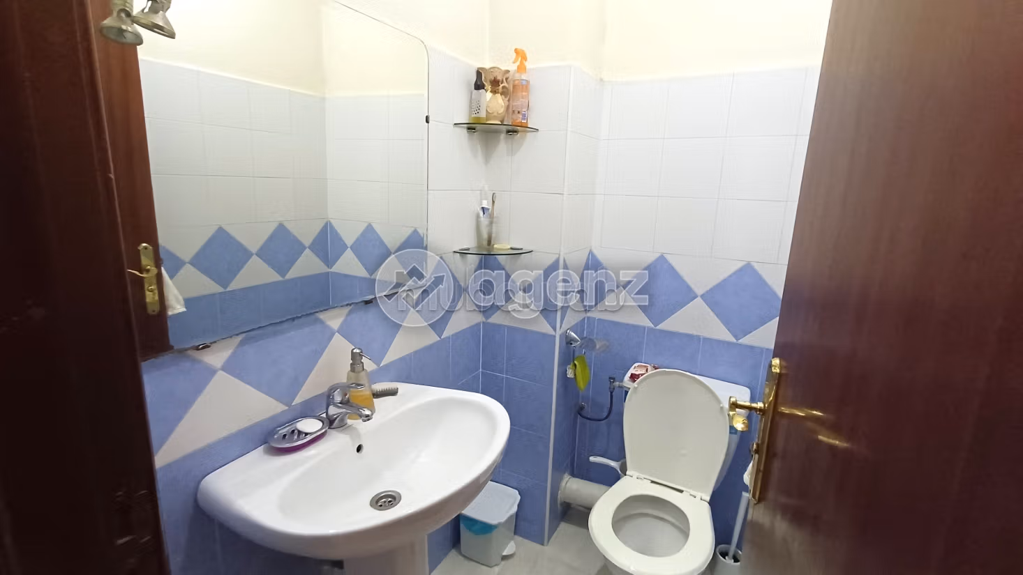 Piso en venta en Bourgogne Ouest. Area 80 m². Ascensor y garaje