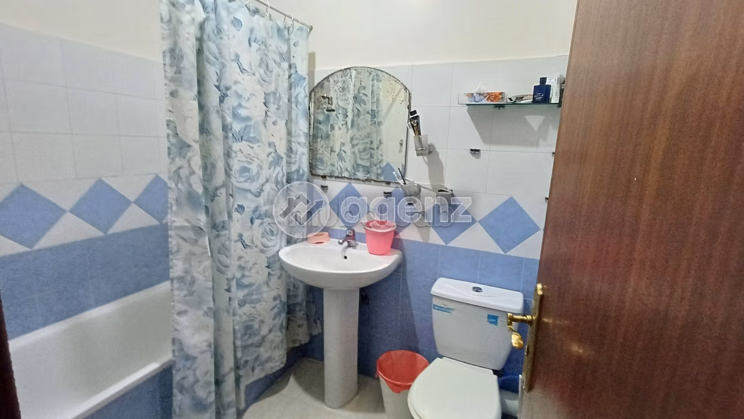 Piso en venta en Bourgogne Ouest. Area 80 m². Ascensor y garaje