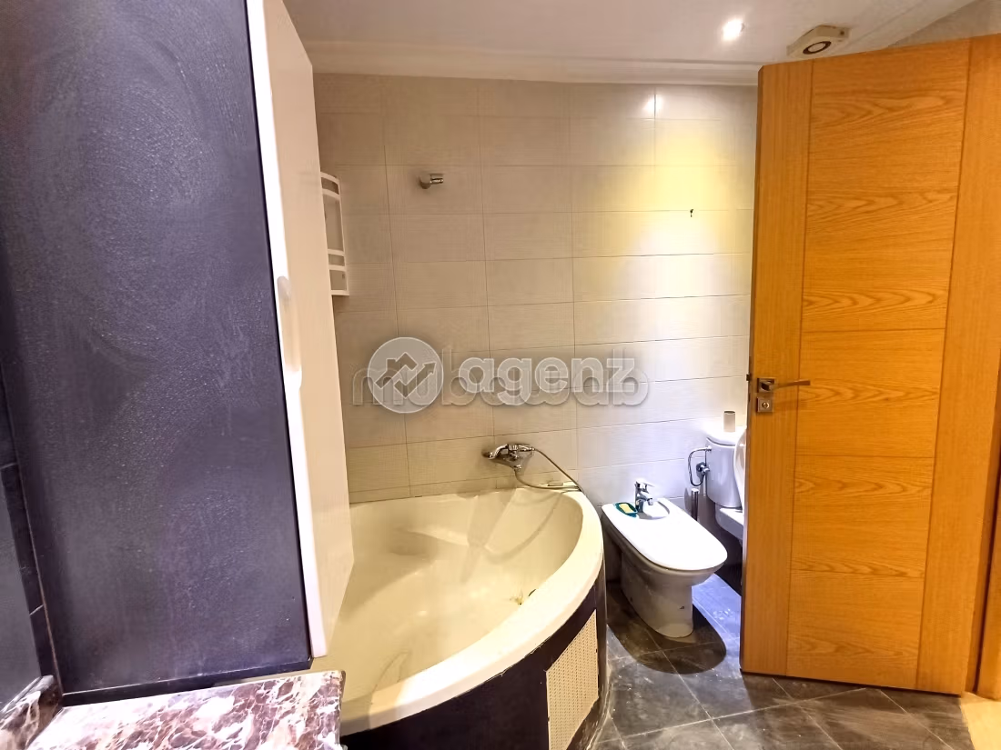 Splendido appartamento da acquistare a Nassim 1. Superficie di 108 m². Ascensore e garage