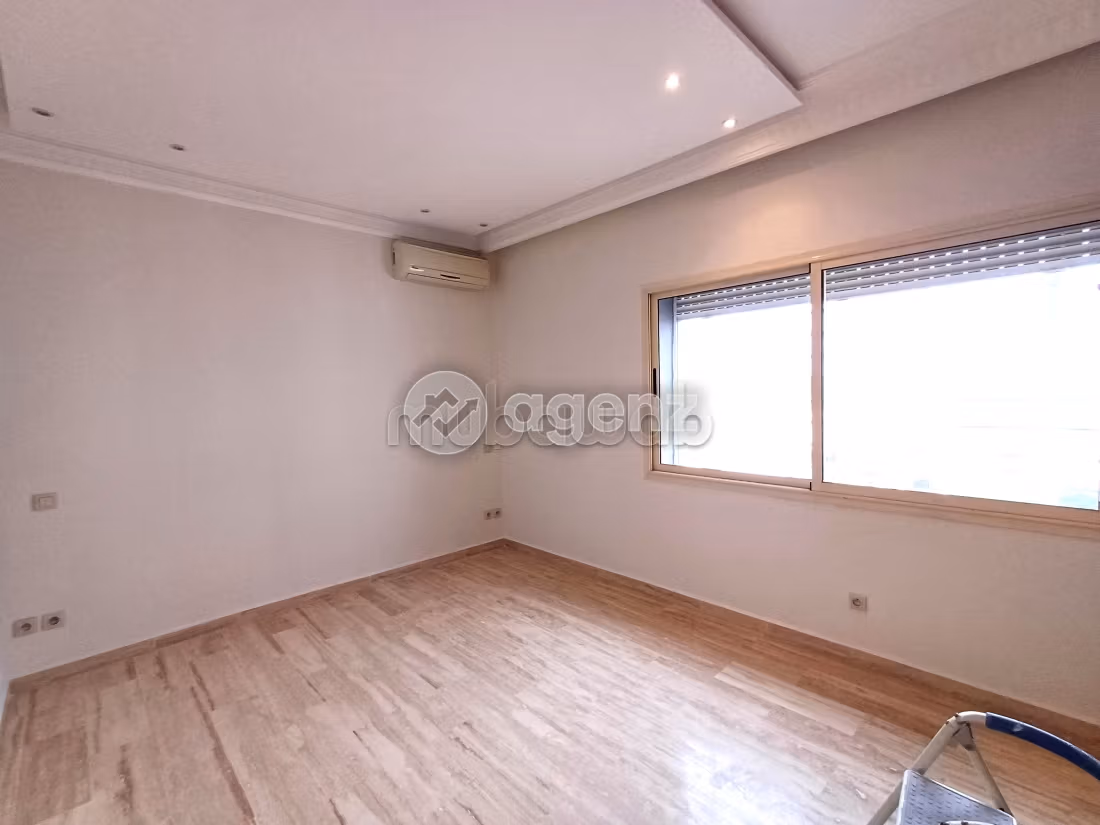 Splendido appartamento da acquistare a Nassim 1. Superficie di 108 m². Ascensore e garage