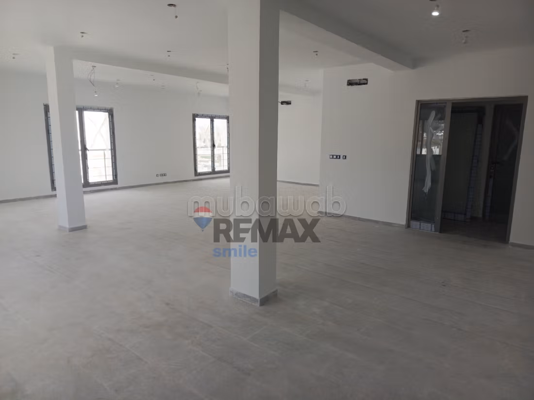À louer immeuble R2 à usage commercial au Menzah 4