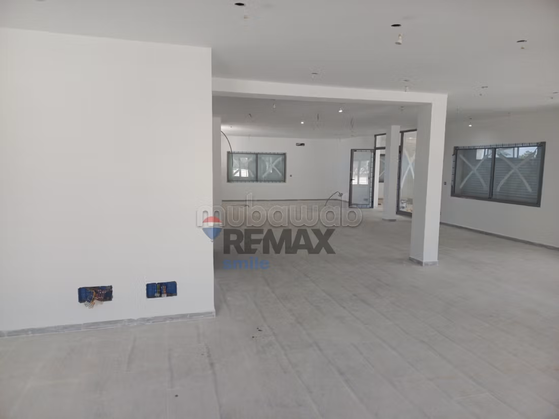 À louer immeuble R2 à usage commercial au Menzah 4