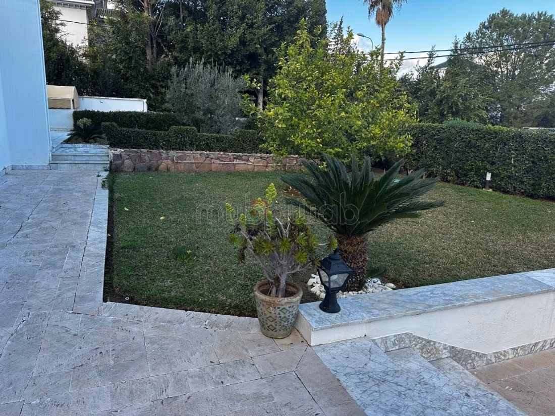Magnifica casa di lusso in affitto a Mutuelle Ville. Superficie totale 1500 m². Ammobiliato