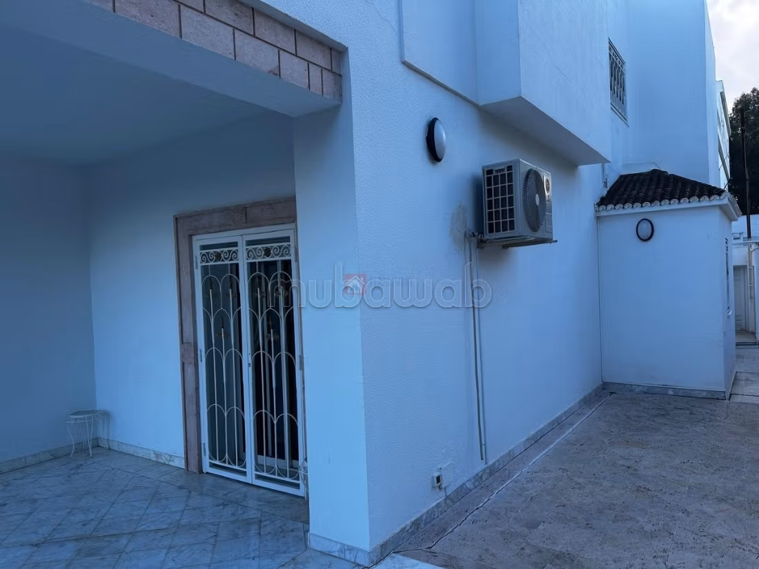 Magnifica casa di lusso in affitto a Mutuelle Ville. Superficie totale 1500 m². Ammobiliato