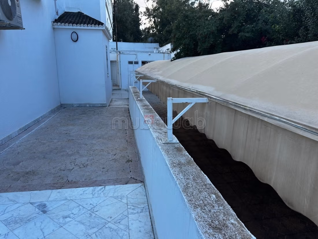 Magnifica casa di lusso in affitto a Mutuelle Ville. Superficie totale 1500 m². Ammobiliato