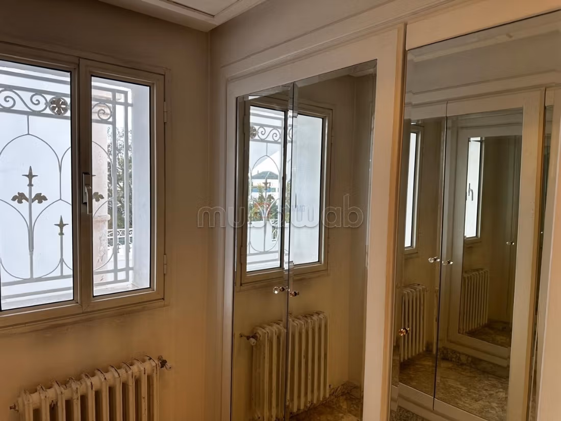 Magnifica casa di lusso in affitto a Mutuelle Ville. Superficie totale 1500 m². Ammobiliato