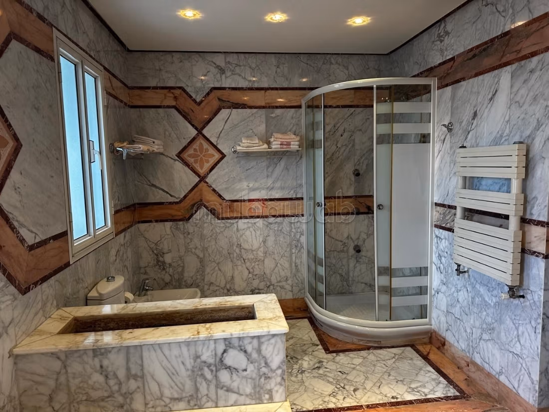 Magnifica casa di lusso in affitto a Mutuelle Ville. Superficie totale 1500 m². Ammobiliato