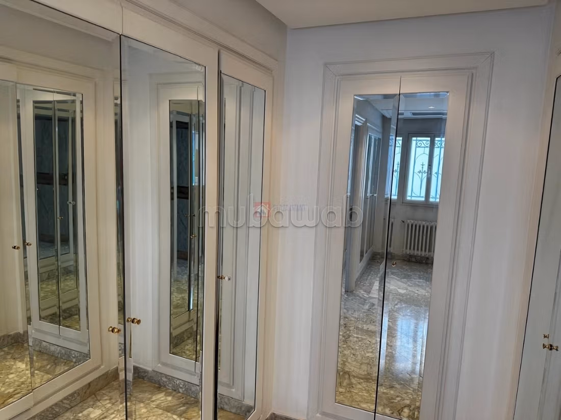 Magnifica casa di lusso in affitto a Mutuelle Ville. Superficie totale 1500 m². Ammobiliato
