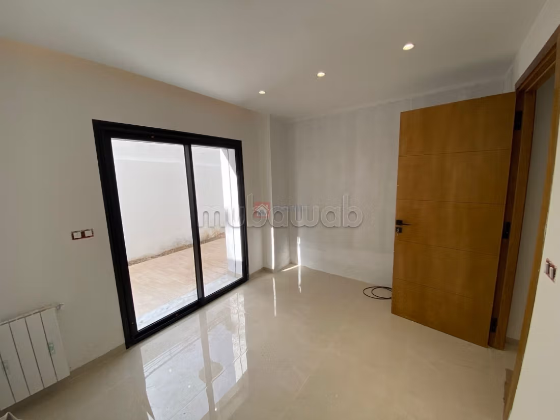 Vendita di uno splendido appartamento a Gammarth Supérieur. 3 camere. Giardino e posto auto