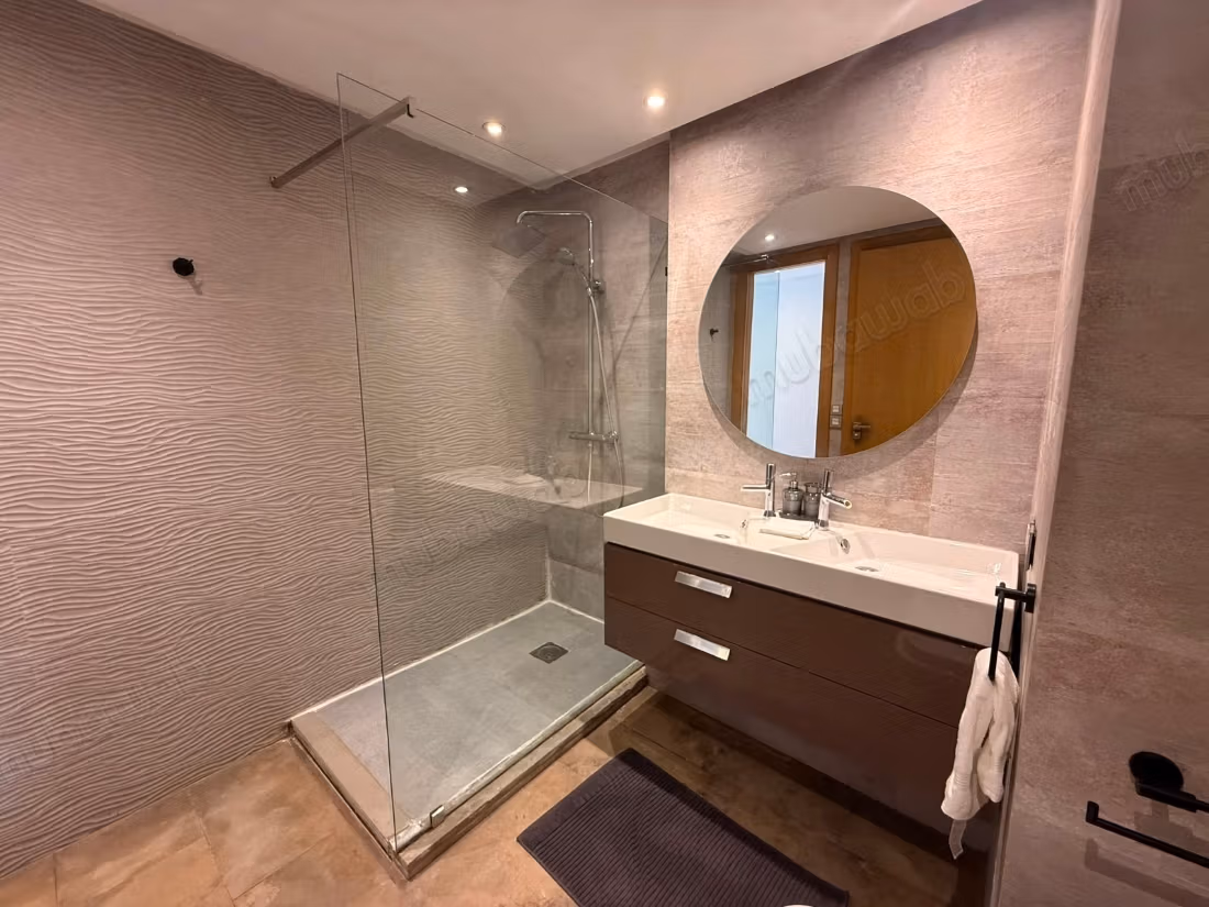 Racine/Appartement à louer meublé NEUF 165m² 3ch