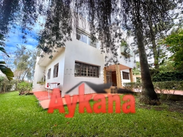 Magnífica villa en venta en Souissi. 7 hermosas habitaciones. Jardín privado, trastero