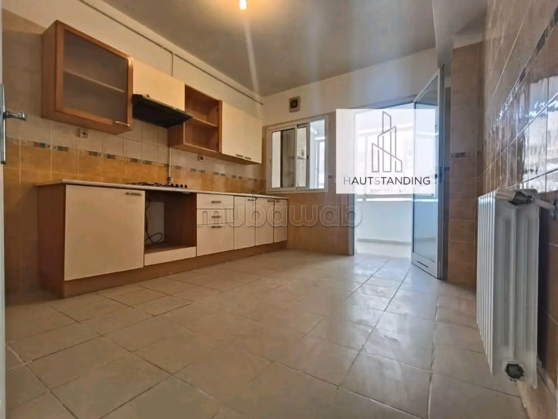 A VENDRE UN BEL Appartement S2 à Khezema EST
