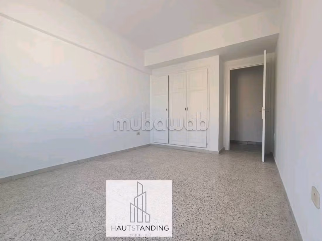 A VENDRE UN BEL Appartement S2 à Khezema EST