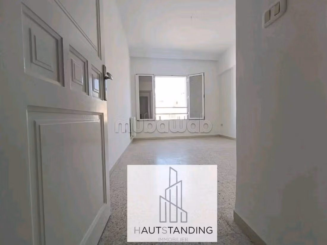 A VENDRE UN BEL Appartement S2 à Khezema EST