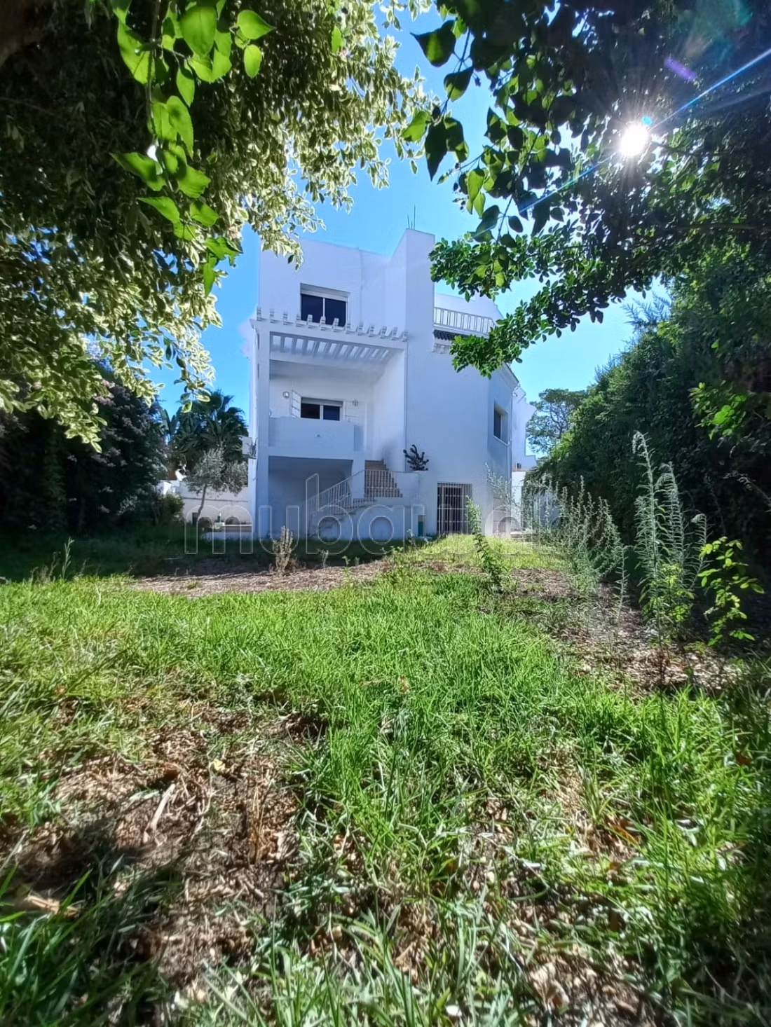 Maison 3 niveaux Habitation ou Bureaux Menzah 9
