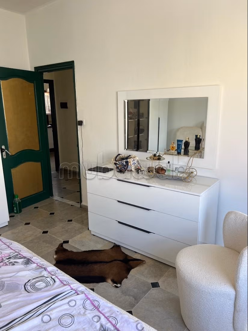 Bellissimo appartamento in affitto a Ariana. 1 bella camera da letto. Arredato