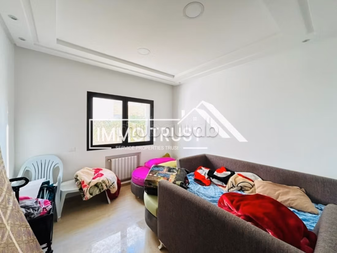 Appartement S2 avec terrasse  à La Soukra 