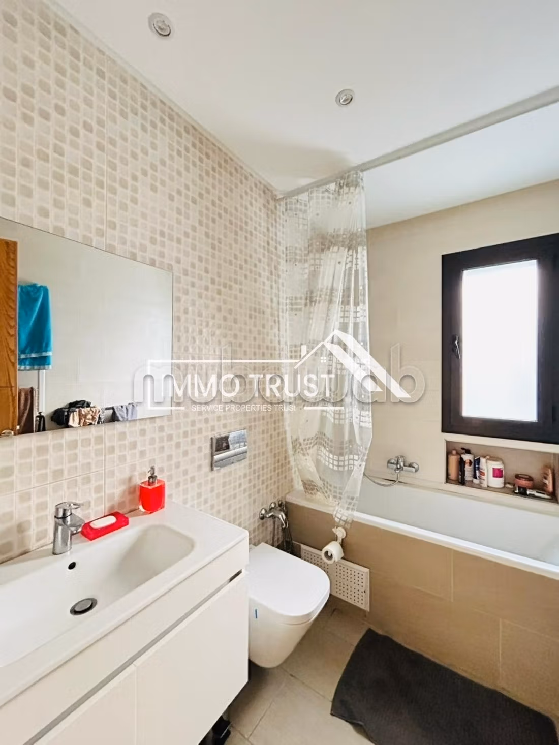 Appartement S2 avec terrasse  à La Soukra 