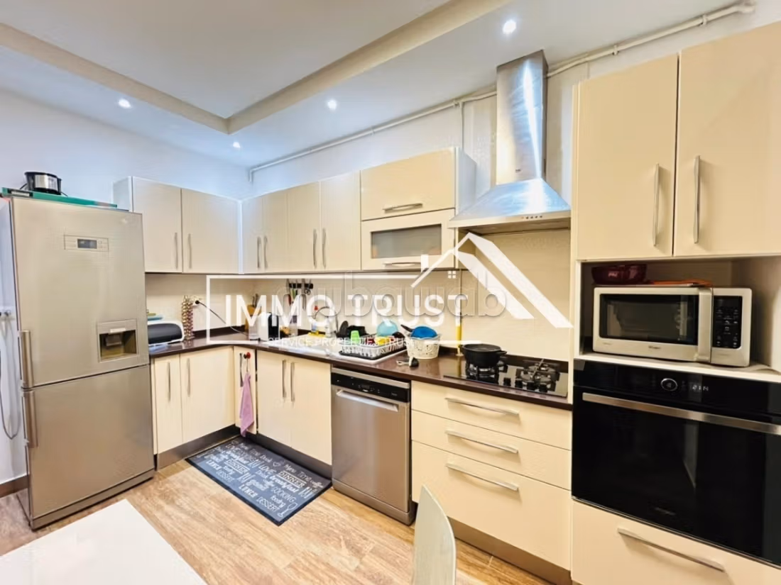Appartement S2 avec terrasse  à La Soukra 