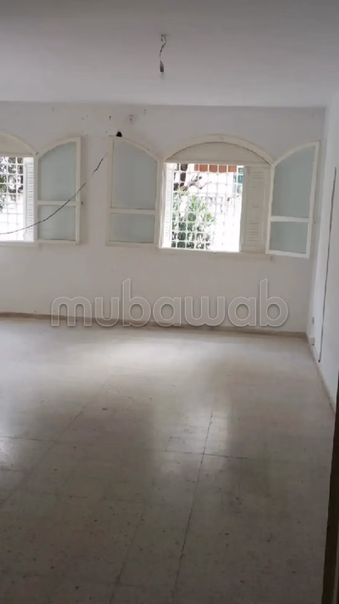 Bellissimo appartamento in affitto a El Manar 3. Superficie totale 200 m². Riscaldamento e porta blindata