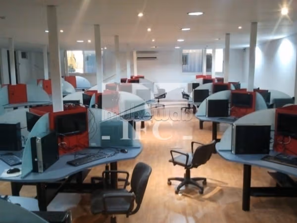 Centre d'appel équipé à louer 600m² IFCC103