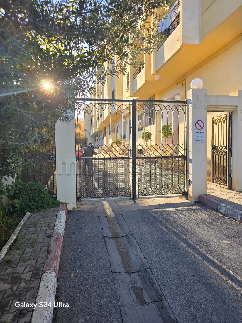 A vendre s3 résidence essafa belle vue