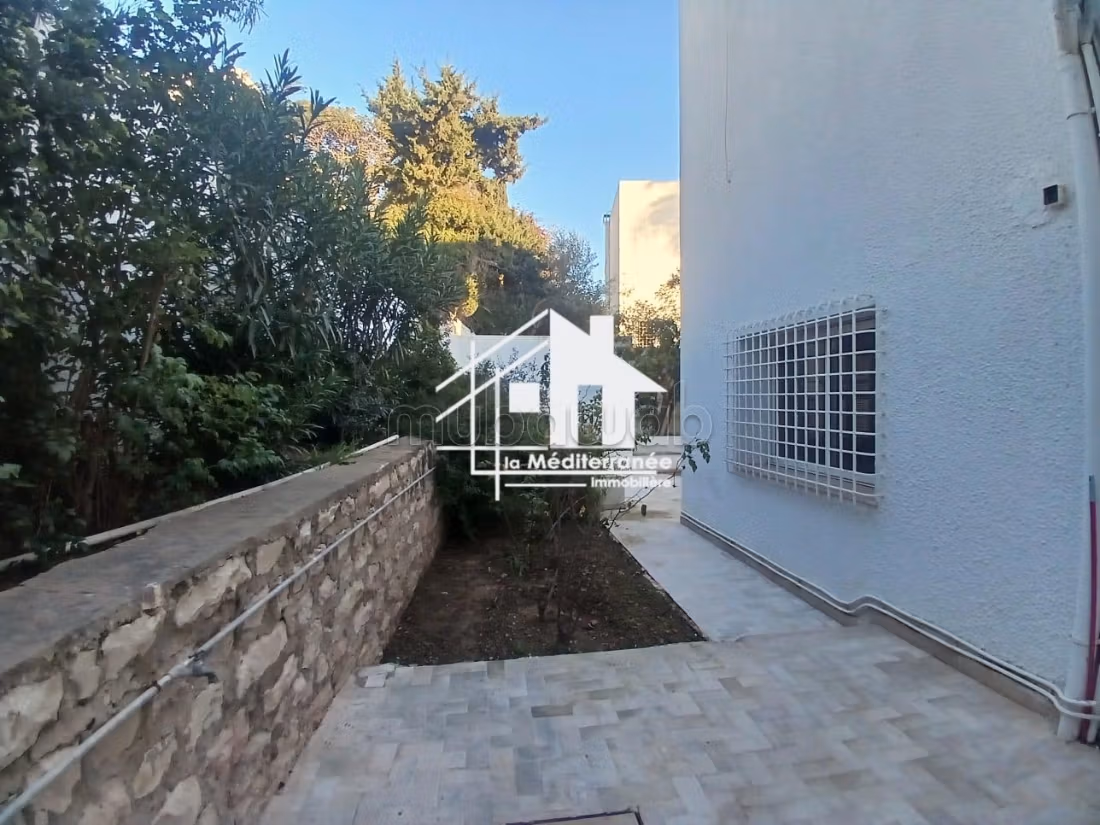 A louer une villa s4 à Gammarth