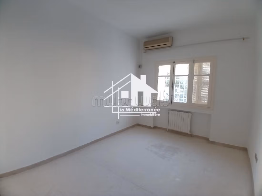 A louer une villa s4 à Gammarth