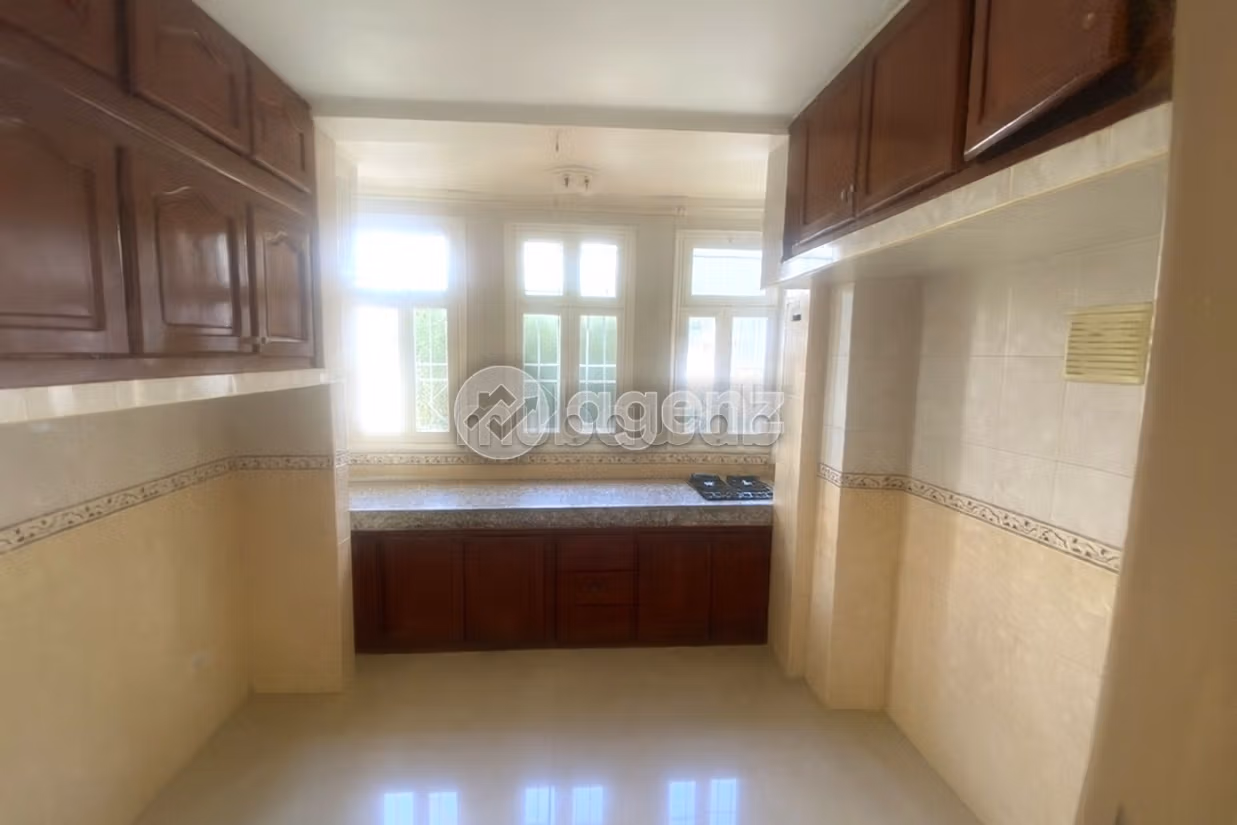 Appartement 76 m² à Zone Industrielle Oukacha — 3