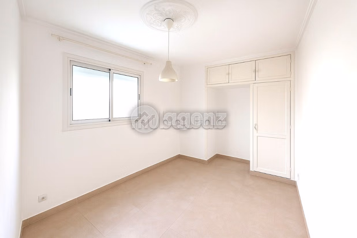 Appartement 76 m² à Zone Industrielle Oukacha — 2