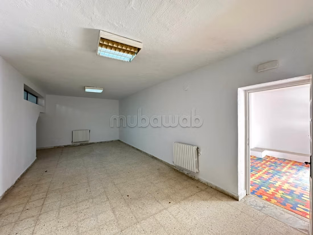 A louer villa 11 pièces usg pro à Menzah 9 A