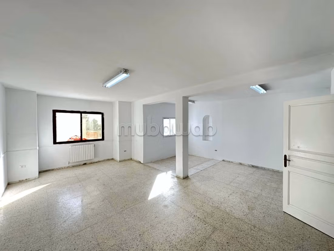 A louer villa 11 pièces usg pro à Menzah 9 A